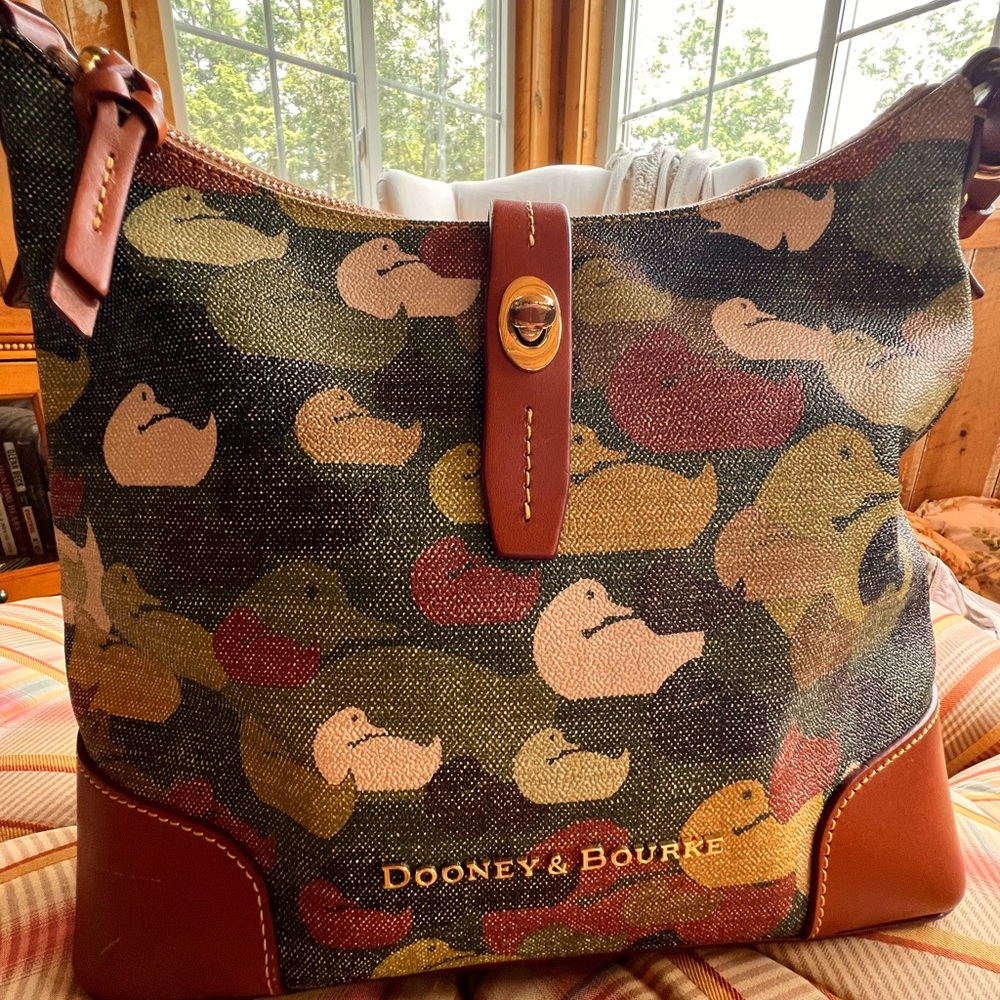 RARE Dooney & Bourke Duck Dynasty Collab Shoulder Bag – NWOT